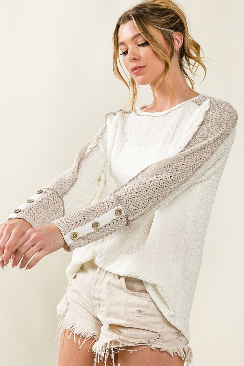 White Exposed Seam Textured Patch Buttoned Sleeve Top Item NO.: 2398