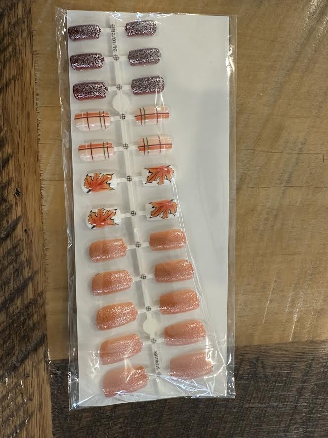 MEDIUM LENGTH FALL PLAID AND LEAVES FAKE NAILS
